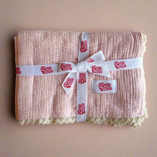 MUSLIN CRINKLE ORGANIC LACE BLANKET | BABY PINK